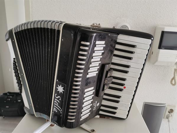 Grote foto playback accordeon met mp3 super geluid muziek en instrumenten accordeons