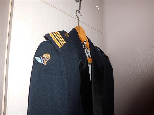 Grote foto zeer verzorgd uniform van kolonel luchtmacht verzamelen militaria algemeen