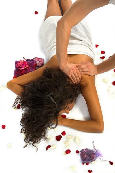 Grote foto erotische massage door een echt sexy man erotiek erotische massages