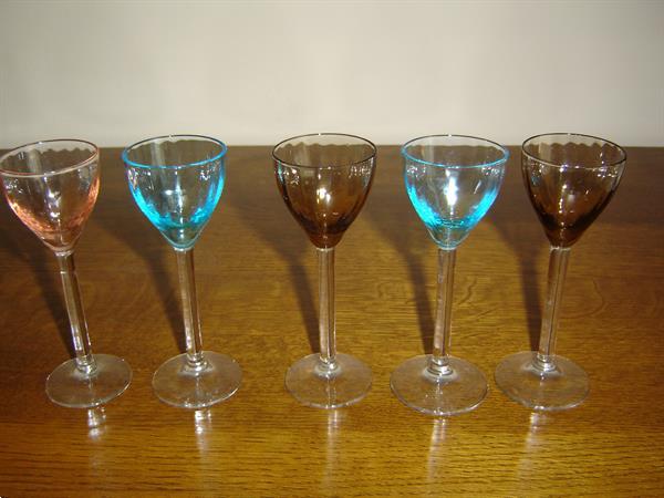 Grote foto likeurglaasjes verzamelen glas en borrelglaasjes