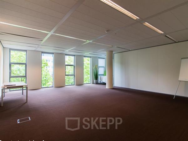 Grote foto kantoorruimte huren aan john m. keynesplein 1 27 in amsterda huizen en kamers bedrijfspanden
