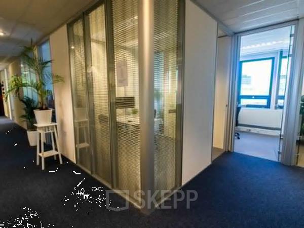 Grote foto kantoorruimte huren aan rhijnspoorplein 10 38 in amsterdam huizen en kamers bedrijfspanden