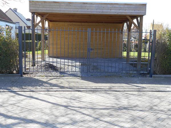 Grote foto ijzeren poort hek in kleur naar keuze tuin en terras hekken en schuttingen