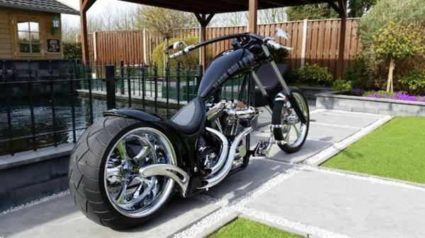 Grote foto harley black bullet chopper motoren harley davidson