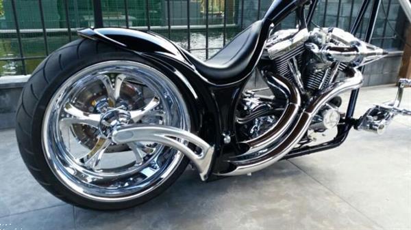 Grote foto harley black bullet chopper motoren harley davidson