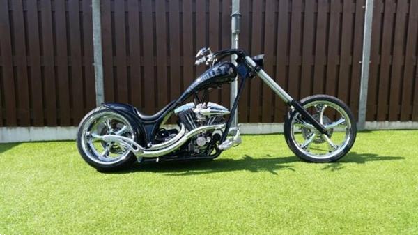 Grote foto harley black bullet chopper motoren harley davidson