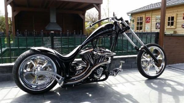 Grote foto harley black bullet chopper motoren harley davidson