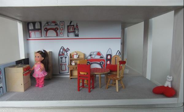 Grote foto prachtig groot wit houten poppenhuis kinderen en baby houten speelgoed