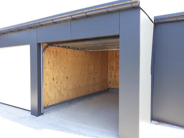 Grote foto gesloten garage kessel lo met automatische poort huizen en kamers garageboxen