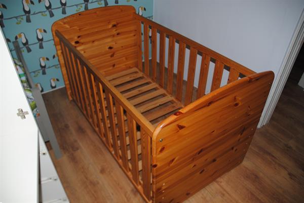 Grote foto houten kinderbedje kinderen en baby bedden