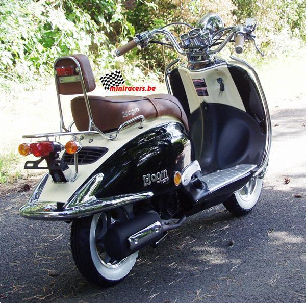 Grote foto scooter agm retro pimpstyle 125cc euro 4 fietsen en brommers scooters