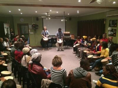 Grote foto afrikaanse muzieklessen djemb diensten en vakmensen muziekles en zangles