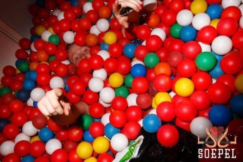 Grote foto ballenbakballen verhhur bij play all day diensten en vakmensen feesten