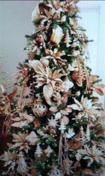 Grote foto versierde kunst kerstboom verhuur voor receptie diensten en vakmensen catering