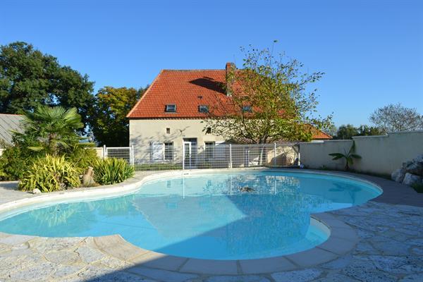 Grote foto prachtig landelijk huis met zwembad huizen en kamers bestaand europa