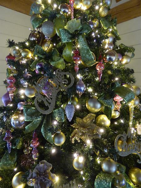 Grote foto versierde kerstbomen afbeeldingen huur kerstboom diversen versiering