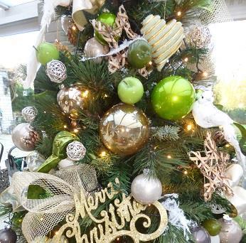 Grote foto mooi versierde huur kerstbomen afbeeldingen diensten en vakmensen themafeestjes