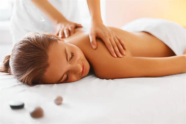 Grote foto relaxatiemassage bij mij of bij jou thuis diensten en vakmensen masseurs en massagesalons