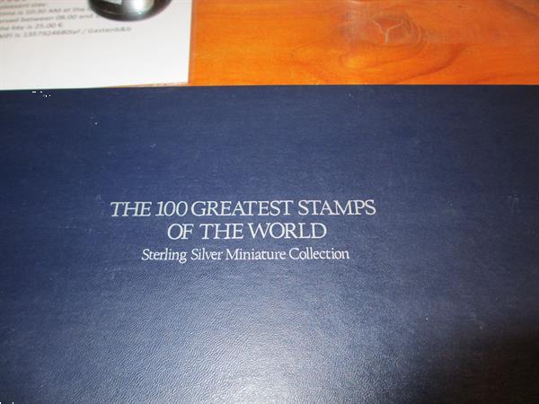 Grote foto the 100 greatest stamps of the world. st. silver verzamelen postzegels overige