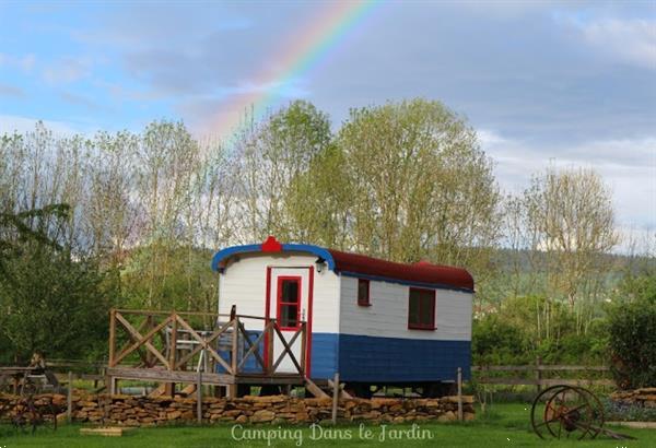 Grote foto roulottes dans le jardin bourgogne vakantie frankrijk