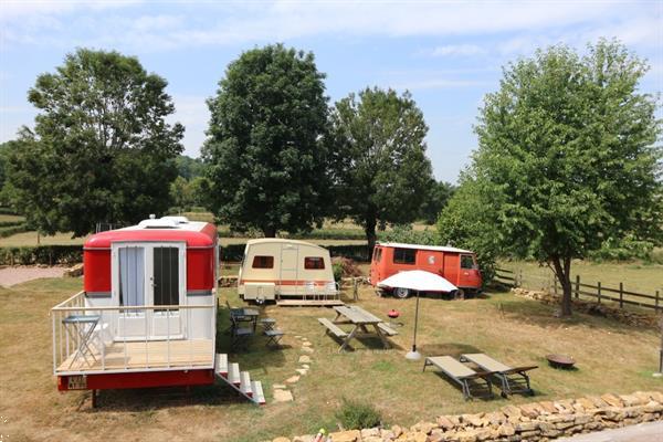 Grote foto roulottes dans le jardin bourgogne vakantie frankrijk