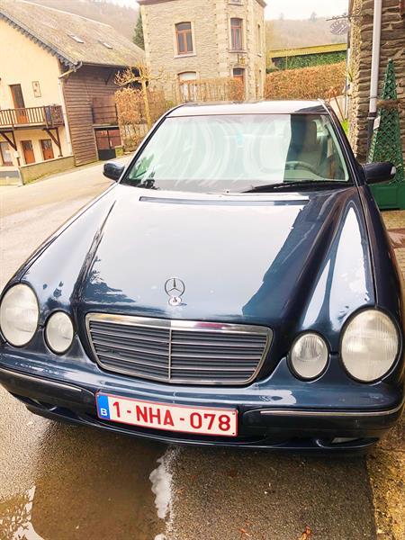Grote foto top mercedes 1900 auto mercedes