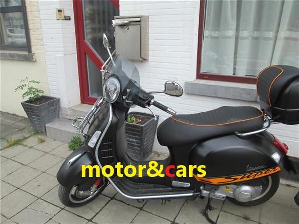 Grote foto piaggio vespa 125cc 250cc 300cc inleren uitlezen motoren tuning en styling