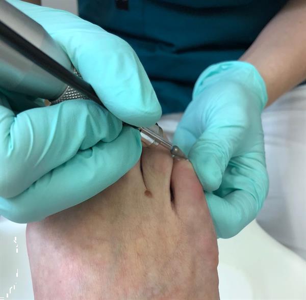 Grote foto gespecialiseerde voetverzorger pedicure deurne beauty en gezondheid hand en voetverzorging