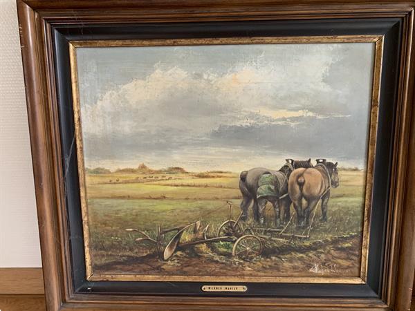 Grote foto verschillende schilderijen kaders genaamtekend antiek en kunst curiosa en brocante