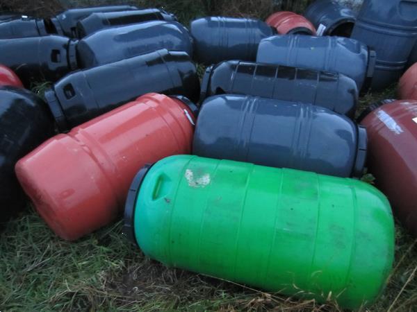Grote foto watervaten 1000 l plastiek pallets ibc tanks tuin en terras regentonnen