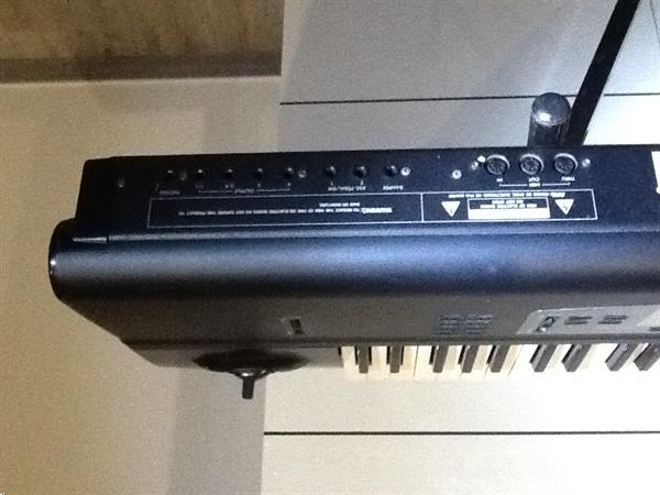 Grote foto synthesizer korg 01 wf o.a goed voor studiowerk muziek en instrumenten synthesizers