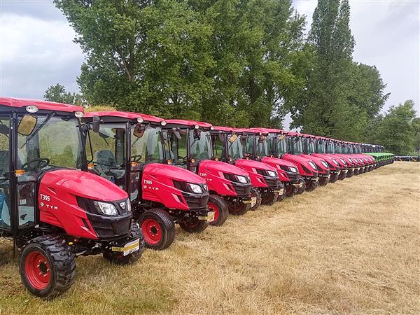 Grote foto deutz tym 25 tot 250pk knikladers wagens machines agrarisch tractoren