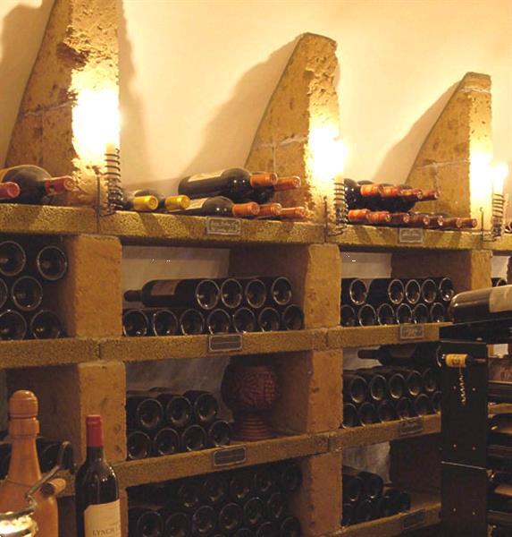 Grote foto authentiek stenen wijnrek sandyline tufsteen huis en inrichting overige huis en inrichting