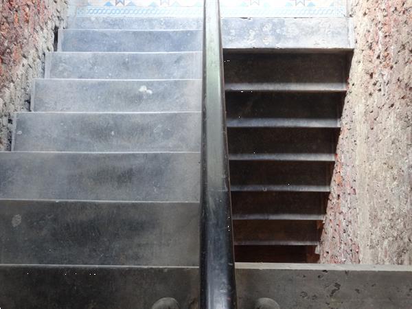 Grote foto oude arduinen trap met leuning doe het zelf en verbouw trappen en liften