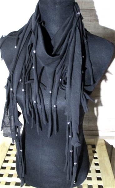 Grote foto driehoek sjaal met franjes en metalen bolletjes kleding dames overige kledingstukken