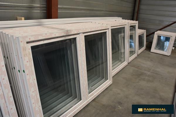 Grote foto pvc ramen wit 3000 stuks stockverkoop ramenhal doe het zelf en verbouw kozijnen en schuifpuien