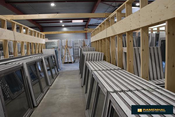 Grote foto pvc kwarts grijs ramen stockverkoop ramenhal doe het zelf en verbouw kozijnen en schuifpuien