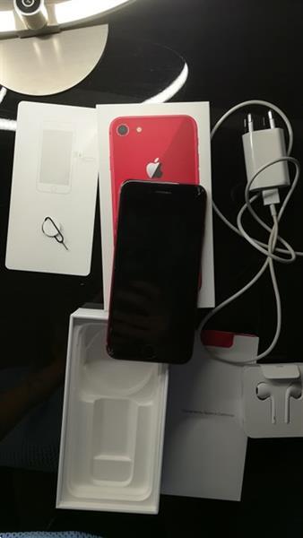 Grote foto apple iphone 8 red edition 64gb telecommunicatie apple iphone