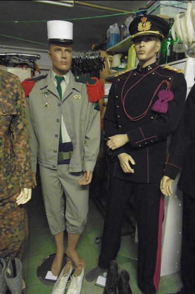 Grote foto allerhande militaria uniformen verzamelen militaria algemeen