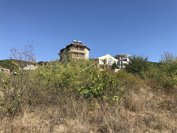 Grote foto perceel grond met bouwvergunning huizen en kamers kavels europa