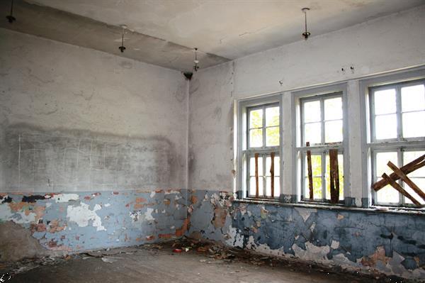 Grote foto een schoolgebouw te koop in het dorp razdel bedrijfspanden bedrijfsruimte te koop