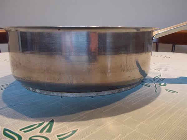 Grote foto steelpannen in metaal diameter 24cm en 16cm huis en inrichting potten en pannen