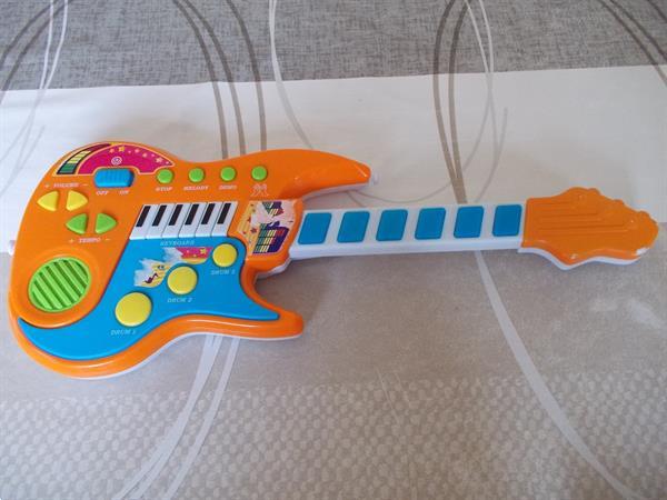 Grote foto elektronische gitaar met geluiden ook volumeknop kinderen en baby overige