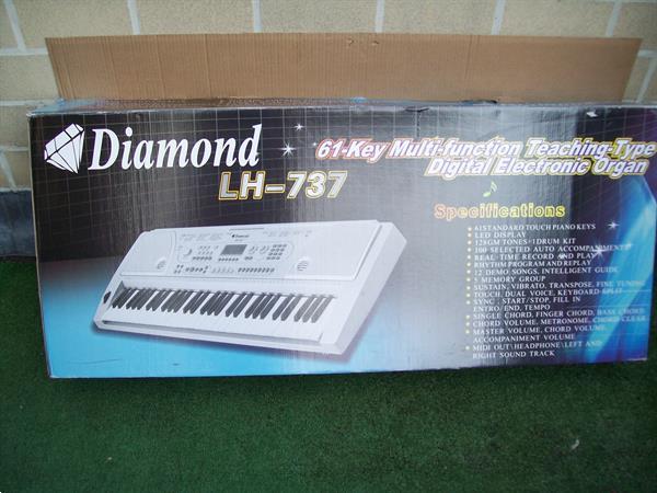 Grote foto diamond syntheseiser muziek en instrumenten keyboards