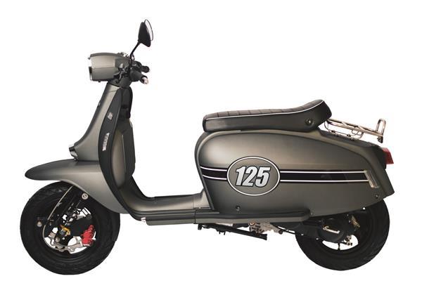 Grote foto scooter scomadi tt 125cc fietsen en brommers scooters