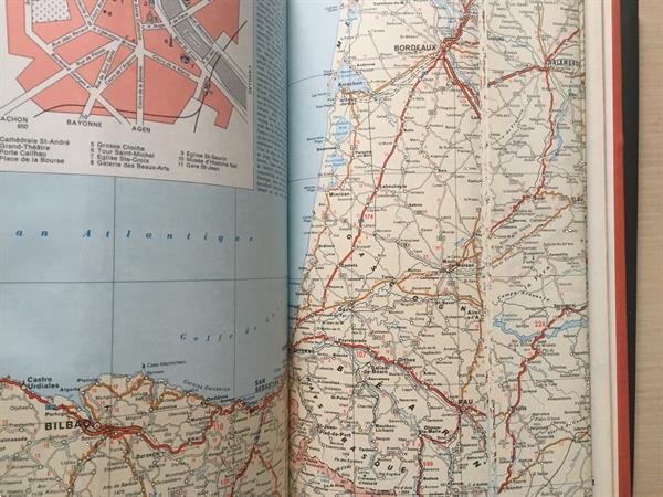 Grote foto 2 reisgids boeken voor weg en gids boeken atlassen en landkaarten