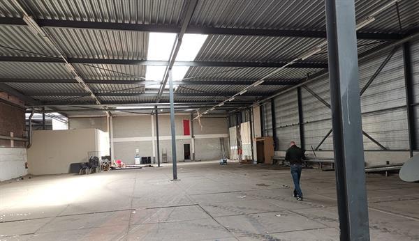 Grote foto staalconstructie 20x70m zakelijke goederen bedrijfs onroerend goed