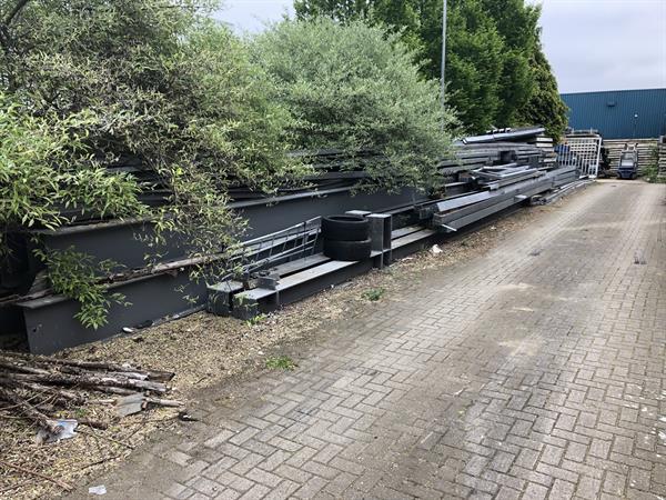 Grote foto staalconstructie 20x60m zakelijke goederen bedrijfs onroerend goed