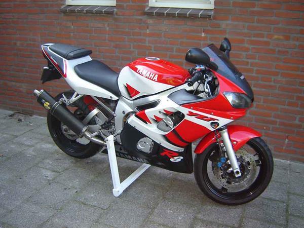 Grote foto yamaha r6 paddockstand ideaal ivm winterstalling motoren onderhoudsmiddelen