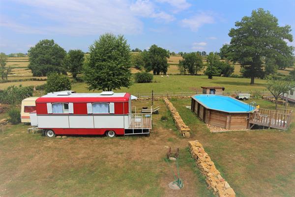 Grote foto glamping dans le jardin pipowagen mini camping vakantie frankrijk